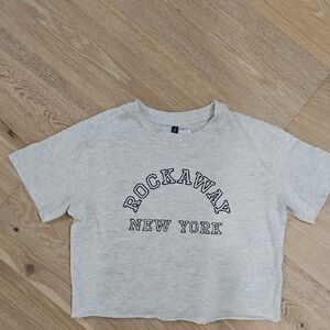 H&M Gray Short Sleeve Crop Tee Casual Cotton Blend